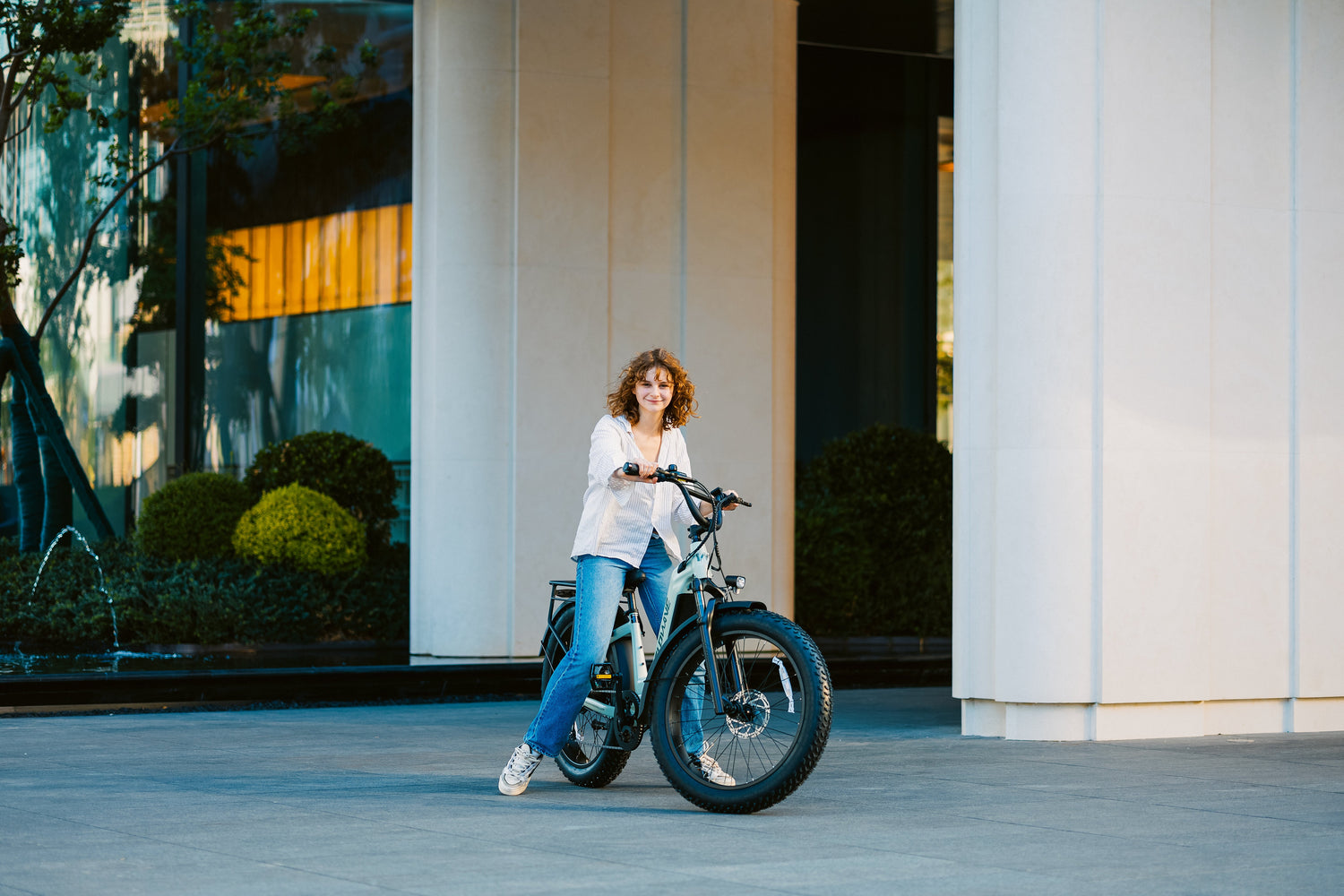 Electric Bikes vs. Public Transit: What’s Better for City Travel in 2025?